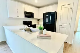 716 Commander Abbott Dr, Jarrell, TX 76537 - Photo 4