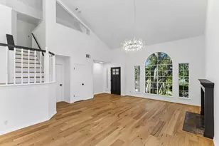 3609 Latimer Dr, Austin, TX 78732 - Photo 10