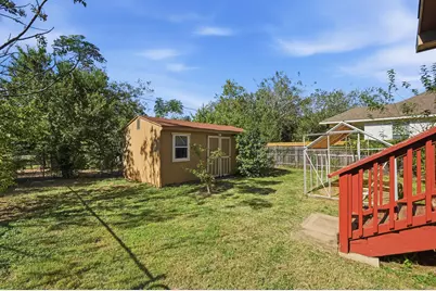 801 W 1st Street, Kyle, TX 78640 - Photo 20