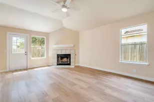 214 Sandhill Dr, Lockhart, TX 78644 - Photo 8