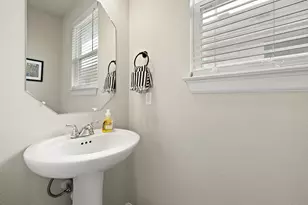 109 Fabion St, Kyle, TX 78640 - Photo 8
