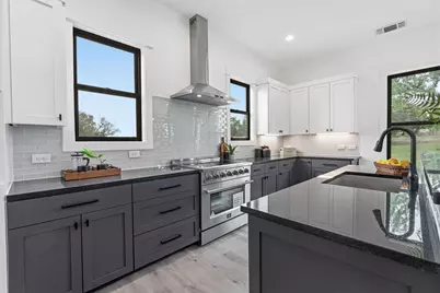 109 Rocky Summit Court, Spicewood, TX 78669 - Photo 12