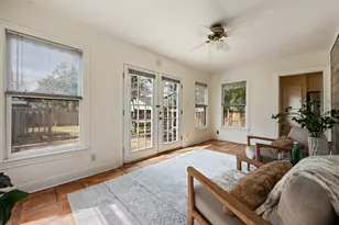 813 E 48th St, Austin, TX 78751 - Photo 20