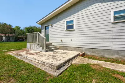 1211 N Bishop Street, San Marcos, TX 78666 - Photo 28