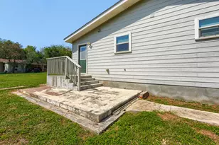 1211 N Bishop St, San Marcos, TX 78666 - Photo 28