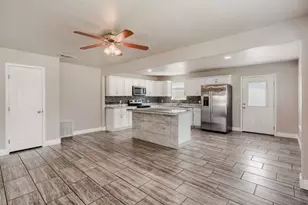 1211 N Bishop St, San Marcos, TX 78666 - Photo 8