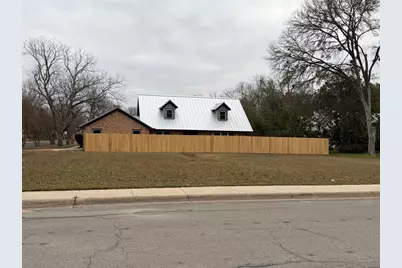 501 Elm Street, Bastrop, TX 78602 - Photo 2