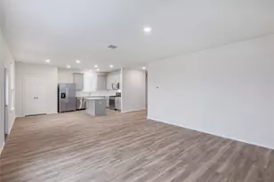 212 Sugar Cane Rd, Buda, TX 78610 - Photo 10