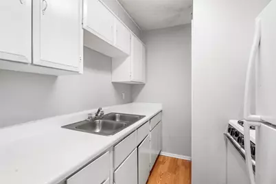 307 E 31 Street #206, Austin, TX 78705 - Photo 6