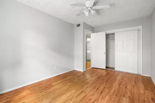 307 E 31st St, Austin, TX 78705 - Photo 12