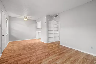 307 E 31 Street #206, Austin, TX 78705 - Photo 4