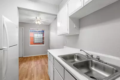 307 E 31 Street #206, Austin, TX 78705 - Photo 8