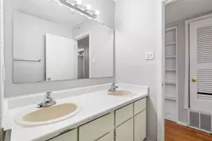 307 E 31st St, Austin, TX 78705 - Photo 14
