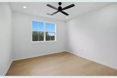 18303 Lake Oaks Drive, Jonestown, TX 78645 - Photo 34