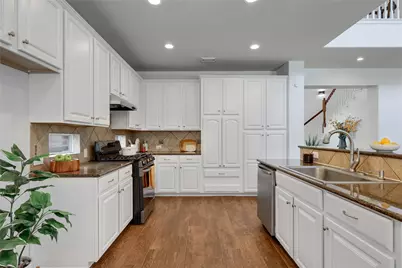 7621 Menler Drive, Austin, TX 78735 - Photo 6