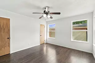 904 Kirk St, Taylor, TX 76574 - Photo 14