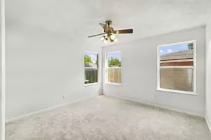 904 Kirk St, Taylor, TX 76574 - Photo 18