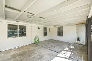 904 Kirk St, Taylor, TX 76574 - Photo 4