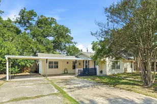 904 Kirk St, Taylor, TX 76574 - Photo 2