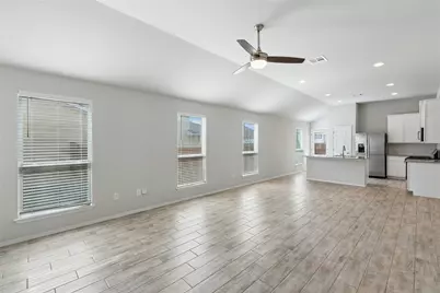 120 Lyndon Drive, San Marcos, TX 78666 - Photo 6