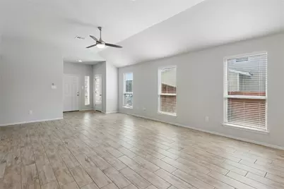 120 Lyndon Drive, San Marcos, TX 78666 - Photo 4