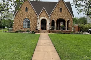 710 W 11th St, Taylor, TX 76574 - Photo 24