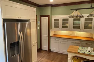 710 W 11th St, Taylor, TX 76574 - Photo 16