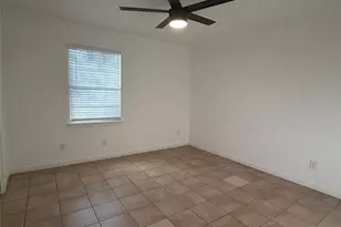 103 N Mockingbird Cir, Cedar Creek, TX 78612 - Photo 4