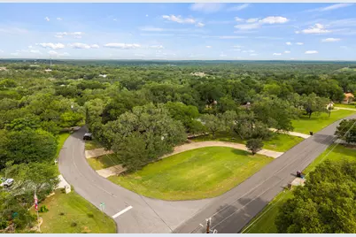 210 Waxwing Drive, Buda, TX 78610 - Photo 2
