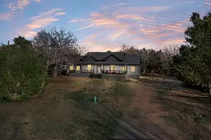 385 Alta Vista Dr, Bastrop, TX 78602 - Photo 1