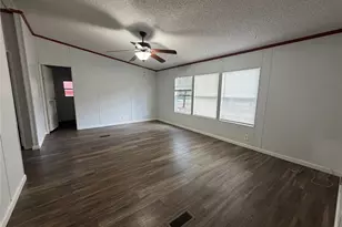 177 Jeffrey Dr, Cedar Creek, TX 78612 - Photo 4