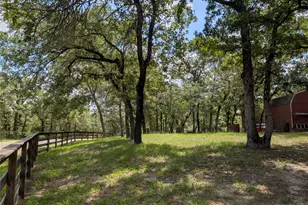 839 Northwood Cir, Rockdale, TX 76567 - Photo 32