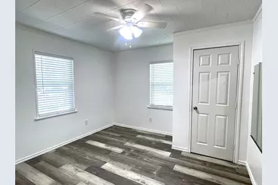 409 Oscar Street, Taylor, TX 76574 - Photo 4