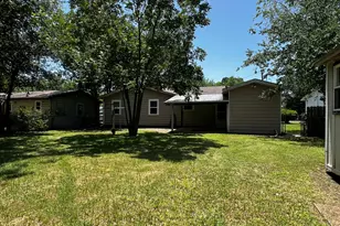 409 Oscar St, Taylor, TX 76574 - Photo 16