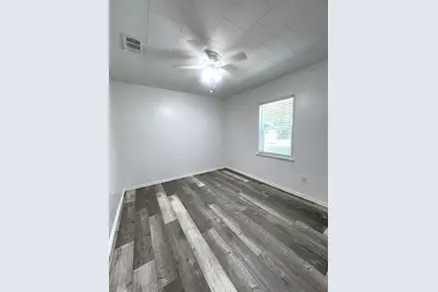 409 Oscar Street, Taylor, TX 76574 - Photo 8