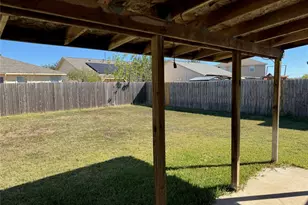 18420 Wind Tree Ln, Elgin, TX 78621 - Photo 14