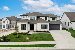 300 Yaklin Dr, Liberty Hill, TX 78642 - Photo 2