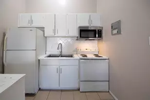 1300 Parker Ln, Austin, TX 78741 - Photo 4