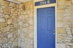 1704 E M. Franklin Ave, Austin, TX 78721 - Photo 2