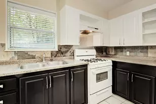 1704 E M. Franklin Ave, Austin, TX 78721 - Photo 8