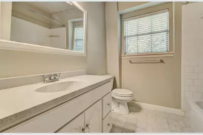 1704 E.M. Franklin Avenue #Unit B, Austin, TX 78721 - Photo 16