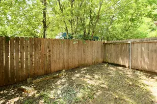 1704 E M. Franklin Ave, Austin, TX 78721 - Photo 24
