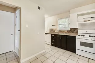 1704 E M. Franklin Ave, Austin, TX 78721 - Photo 12