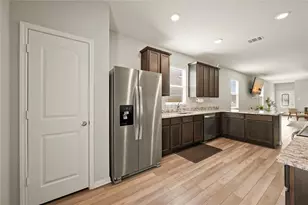 206 Star Spangled Dr, Liberty Hill, TX 78642 - Photo 4