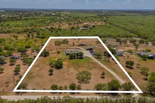 1781 Long Rd, Lockhart, TX 78644 - Photo 2