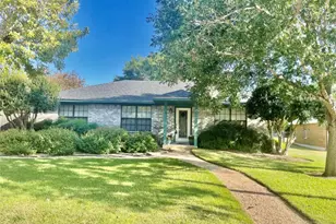 1113 Hackberry Dr, Marble Falls, TX 78654 - Photo 2
