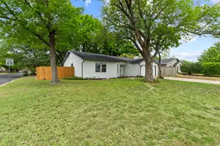 1737 Cricket Hollow Dr, Austin, TX 78758 - Photo 2