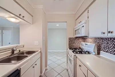 7920 Rockwood Lane #203, Austin, TX 78757 - Photo 8
