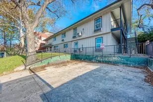 306 E 30th St, Austin, TX 78705 - Photo 1