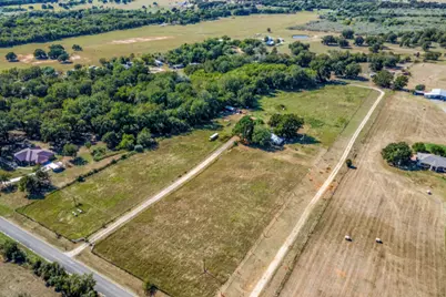 610 Pleasant Grove Road, Elgin, TX 78621 - Photo 2